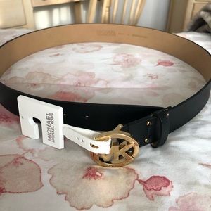 Michael Kors Logo-Charm buckle belt